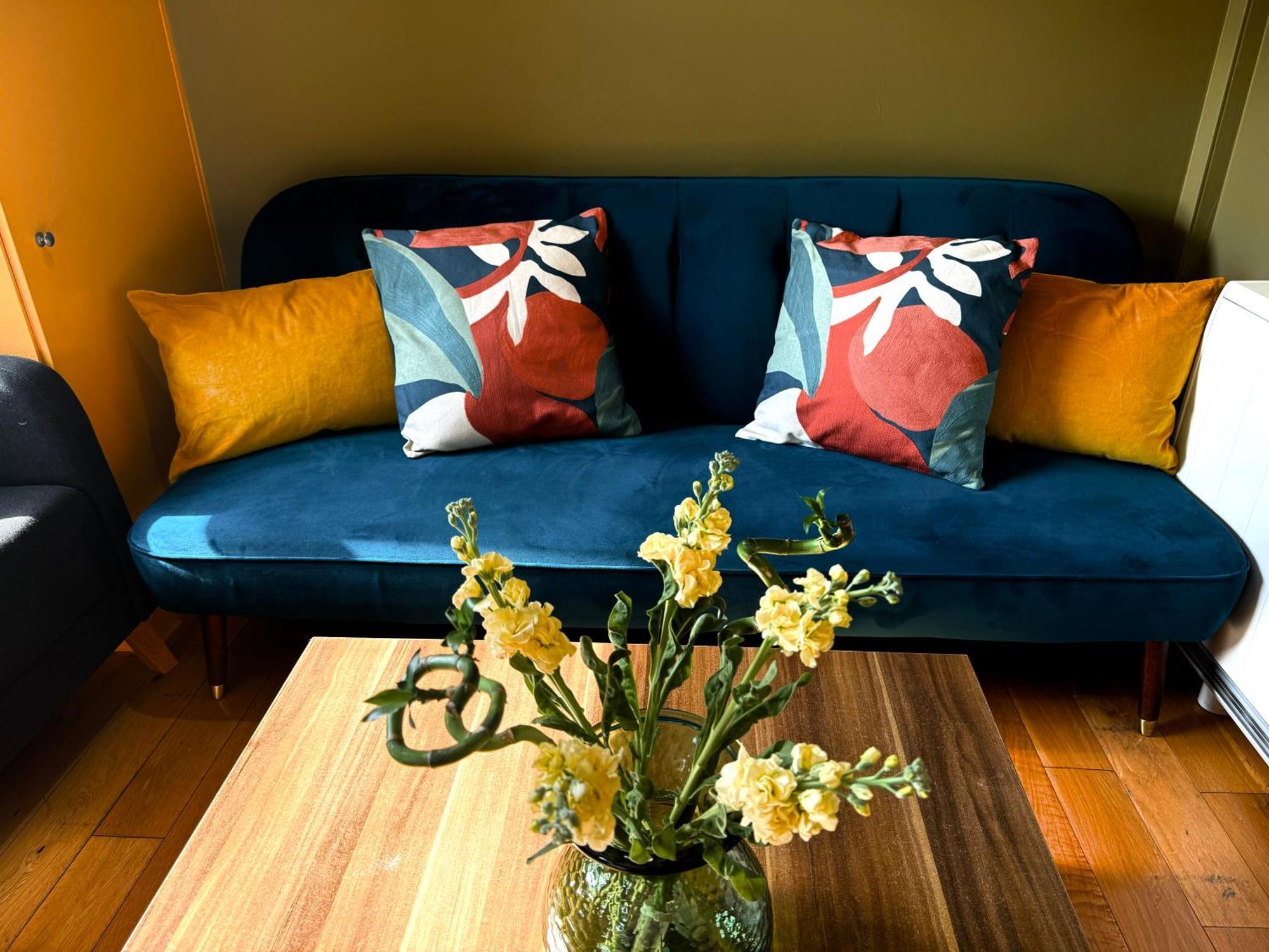 A Lovely 1 Bedroom Flat / Modern-cosy Лондон